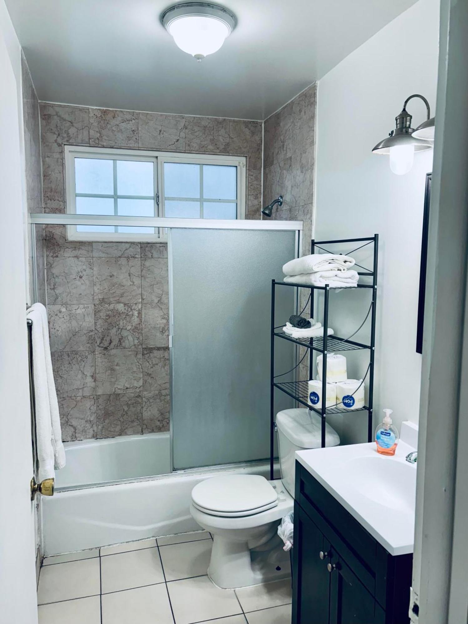 Modern, 1 Bed Condo, Downtown Century City Лос-Анджелес Екстер'єр фото